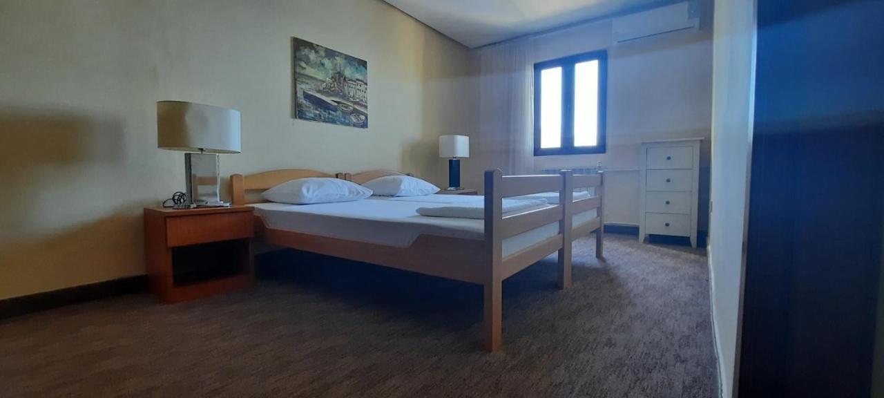 Ambassador Apartments Petrovac 외부 사진