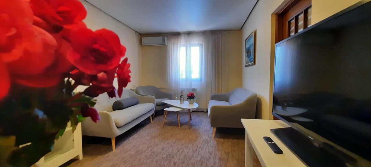 Ambassador Apartments Petrovac 외부 사진