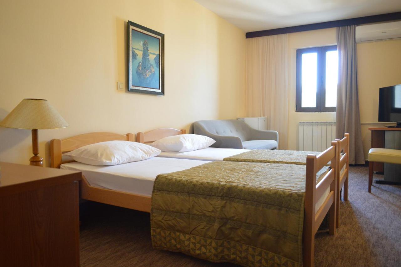 Ambassador Apartments Petrovac 외부 사진